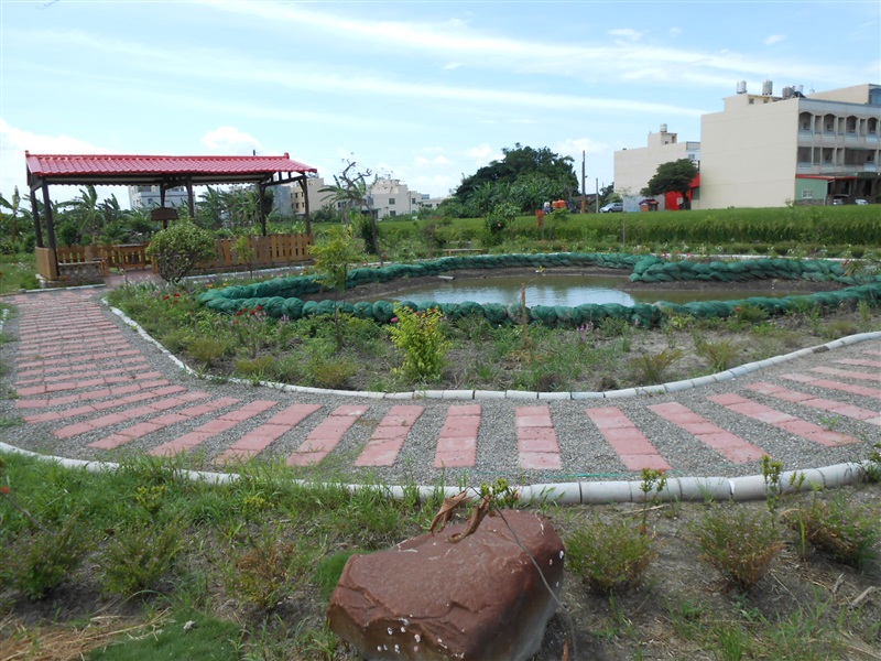西勢村推動全域透水鋪面，建構具備保水功能的社區地景。
