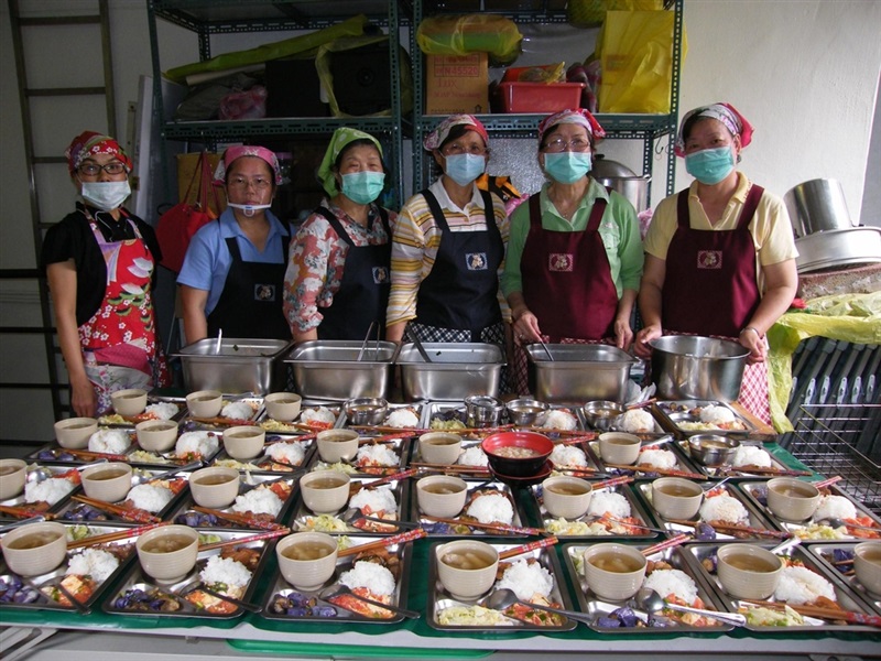 推廣低碳飲食及共餐活動，減少剩食浪費及一次性廢棄物的消耗。