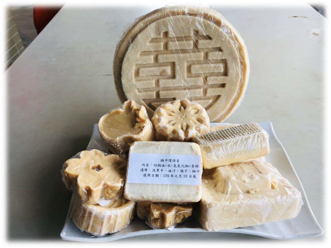 與環保局聯合推動廢食用油製作環保皂的活動，向一中商圈小吃店、攤販及餐廳募集廢食用油製作成環保皂。